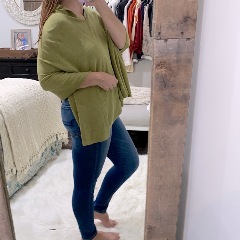 Coco + Carmen You’ll be sorry moss green knit poncho one size new with tags
